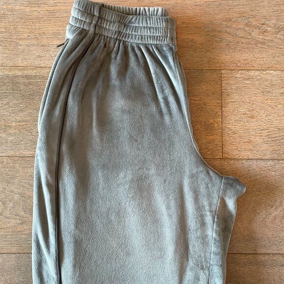 Skims Velour Tank Top & Jogger Set | Size Tank: Small Joggers: Small | Gray - Picture 6 of 10